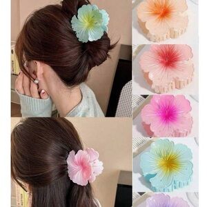 Colorful Flower-Shaped Hair Claws